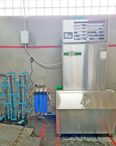 เครื่องทำน้ำแข็งพร้อมติดตั้งแบบครบวงจร