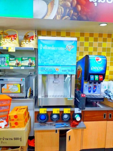 งานติดตั้งเครื่องทำน้ำแข็งเกร็ดกรอบ