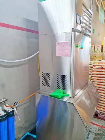 เครื่องทําน้ําแข็งหลอดเล็ก